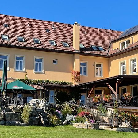Hotel Lipa Бойнице Екстериор снимка