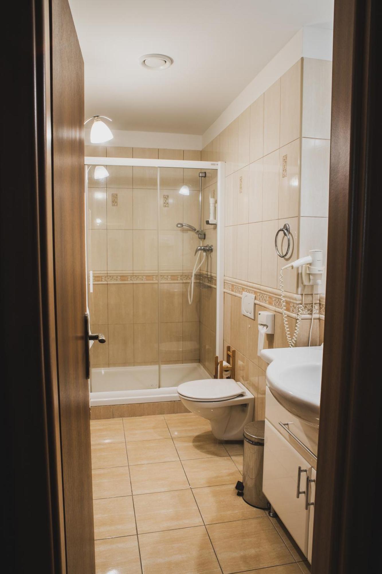 Hotel Lipa Бойнице Екстериор снимка