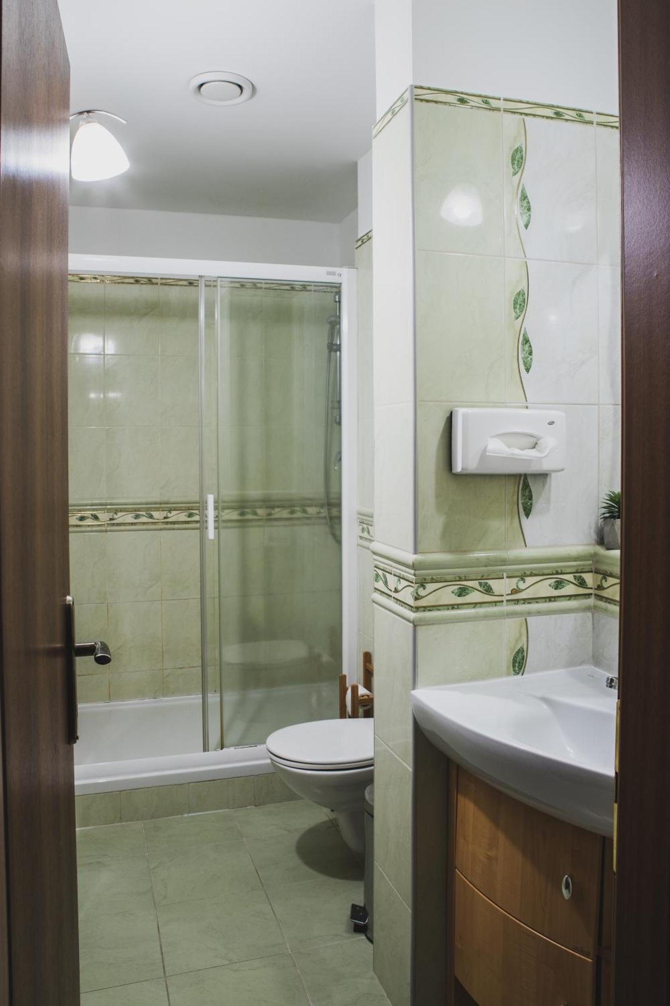 Hotel Lipa Бойнице Екстериор снимка