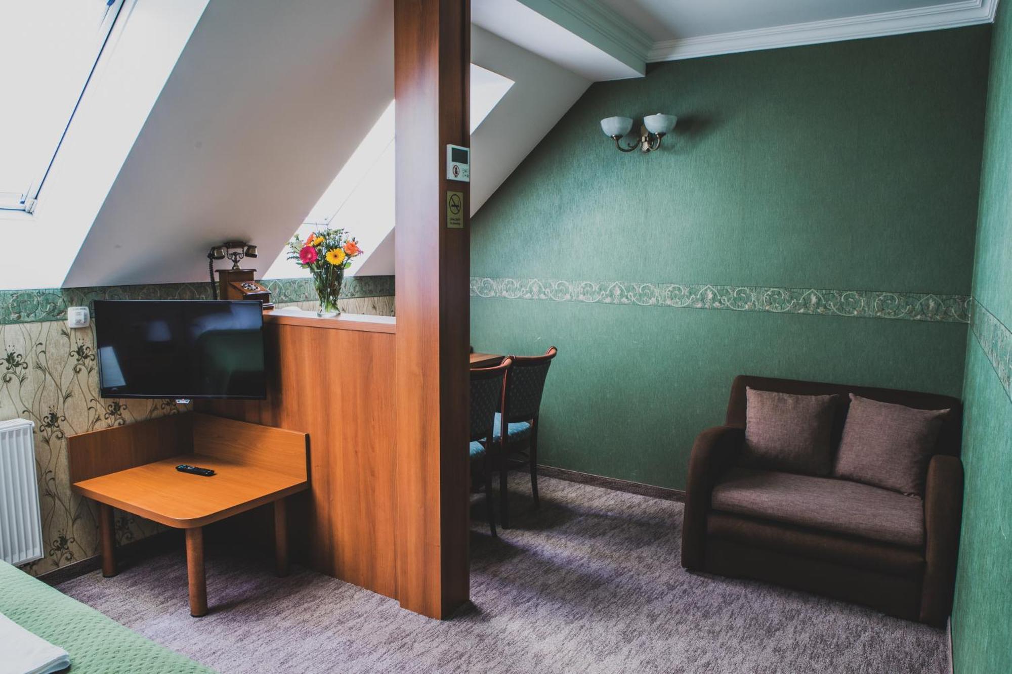Hotel Lipa Бойнице Екстериор снимка