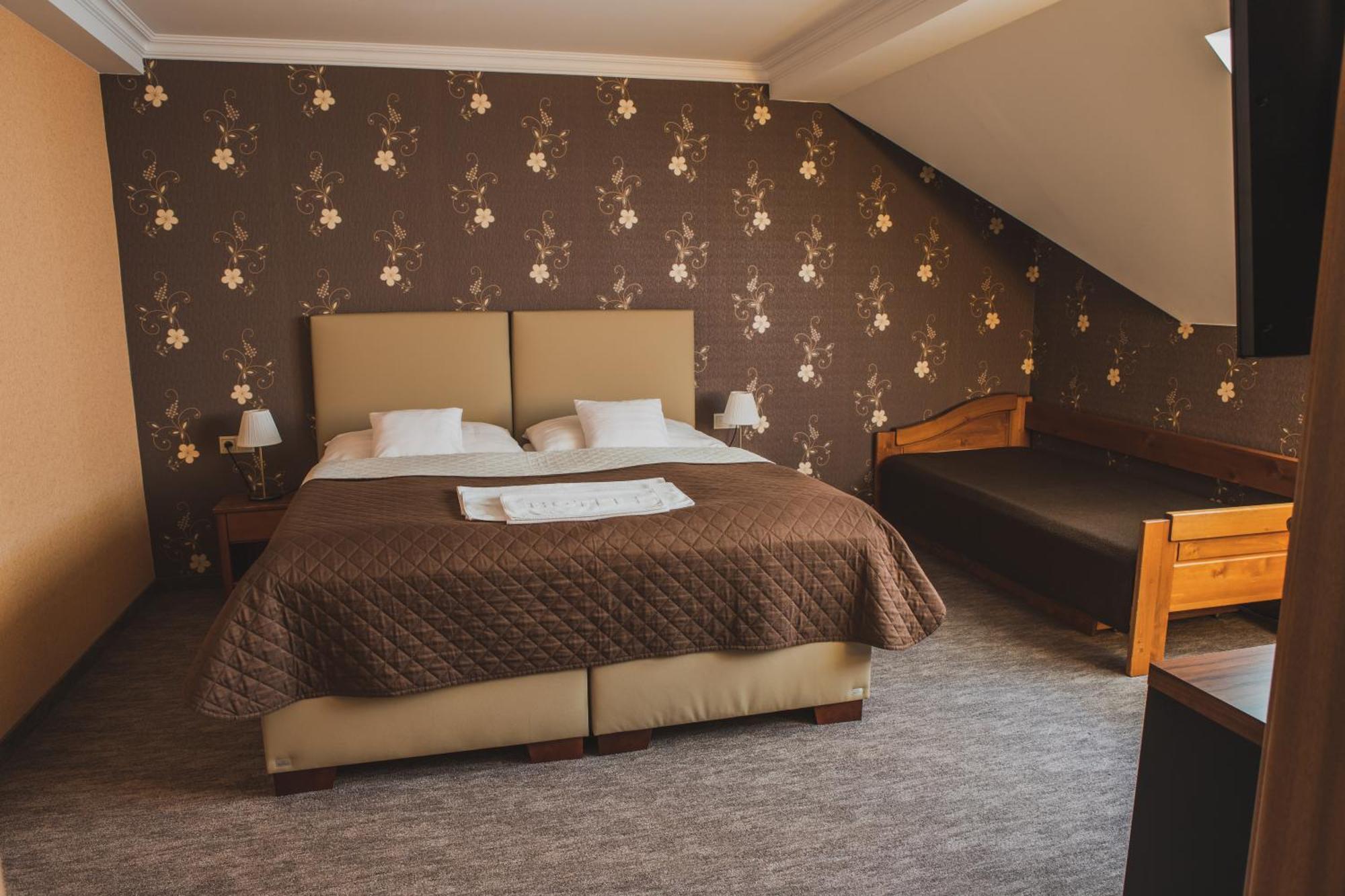 Hotel Lipa Бойнице Екстериор снимка